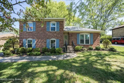 4719 Nottinghamshire Dr, Jeffersontown, KY 40299