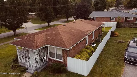 1580 Sadie Ln, Louisville, KY 40216