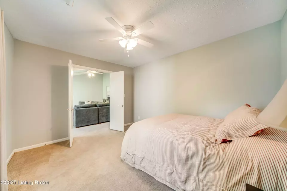 Bedroom - 5512 Baywood Dr, Louisville, KY 40241 photo 2 of 5