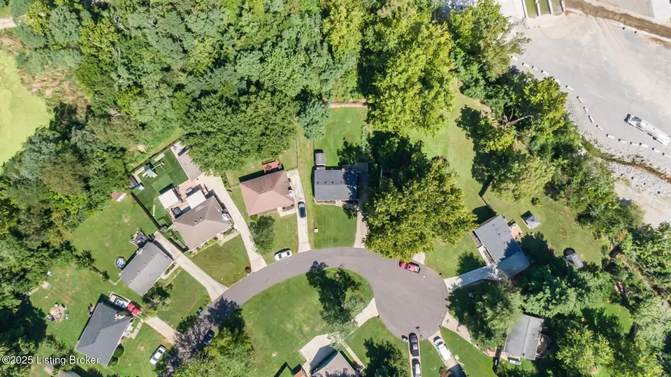 View/Area - 5512 Baywood Dr, Louisville, KY 40241 photo 3 of 4