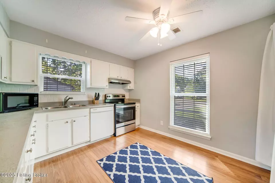 Kitchen - 5512 Baywood Dr, Louisville, KY 40241 photo 2 of 2