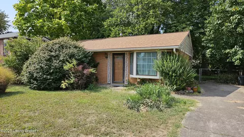953 Spicewood Dr, Clarksville, IN 47129