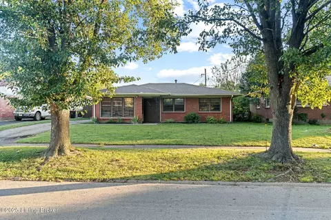 3535 Terrier Ln, Louisville, KY 40218