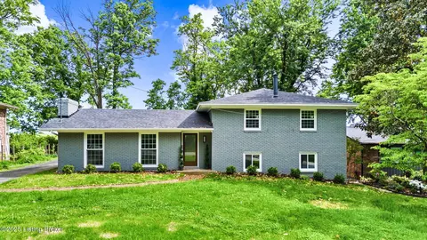 3212 Five Oaks Pl, Louisville, KY 40207