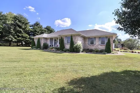 161 Kristal Springs Dr, Shepherdsville, KY 40165