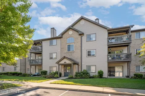 10302 Southern Meadows Dr #302, Louisville, KY 40241