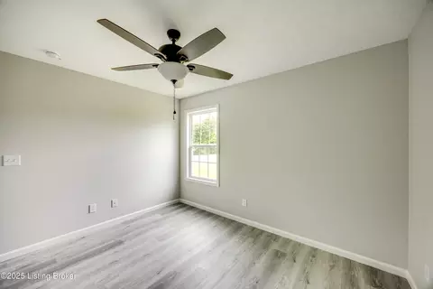 Bedroom - 180 Nelson Ave, Chaplin, KY 40012 photo 8 of 9