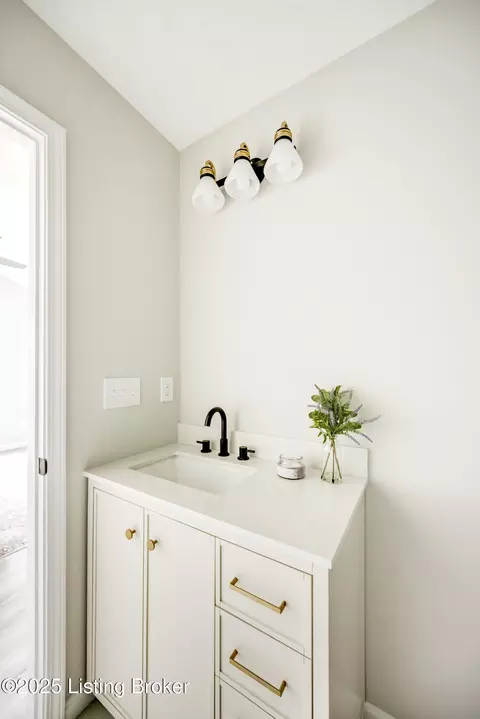 Bath - 180 Nelson Ave, Chaplin, KY 40012 photo 6 of 6