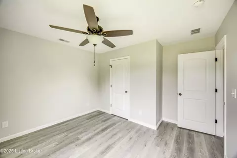 Bedroom - 180 Nelson Ave, Chaplin, KY 40012 photo 9 of 9