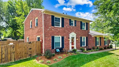 9100 Trentham Ct, Louisville, KY 40242