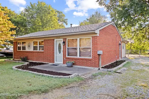 4900 Chismoor Ct, Louisville, KY 40258