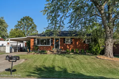 8117 Ardenia Ln, Louisville, KY 40228
