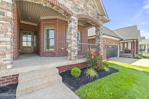 Exterior - 5718 Ruby Falls Dr, Prospect, KY 40059 photo 4 of 10