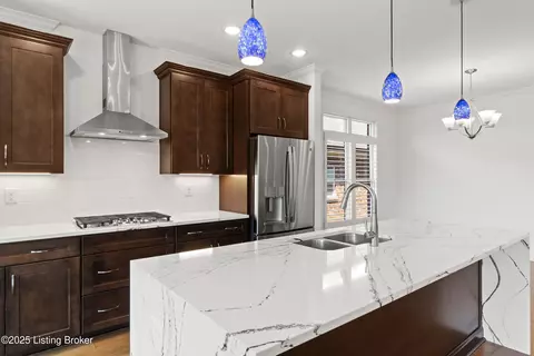 Kitchen - 5718 Ruby Falls Dr, Prospect, KY 40059 photo 4 of 5