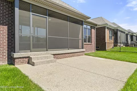Exterior - 5718 Ruby Falls Dr, Prospect, KY 40059 photo 7 of 10