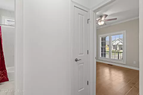 Entry Way - 5718 Ruby Falls Dr, Prospect, KY 40059 photo 5 of 10