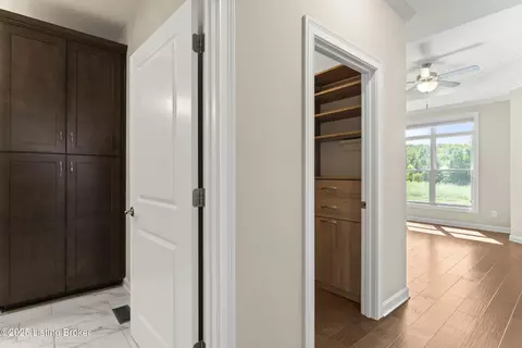Entry Way - 5718 Ruby Falls Dr, Prospect, KY 40059 photo 3 of 10