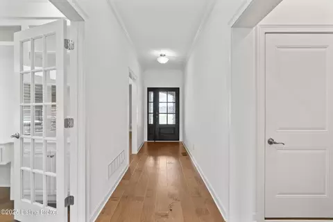 Entry Way - 5718 Ruby Falls Dr, Prospect, KY 40059 photo 4 of 10
