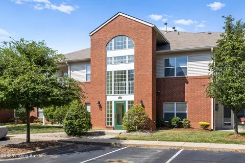 8002 Magnolia Ridge Ct #103, Louisville, KY 40291