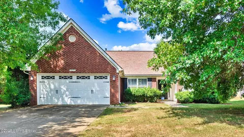 5727 Waveland Cir, Prospect, KY 40059