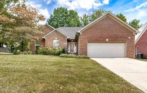 9816 Calamar Ct, Louisville, KY 40241