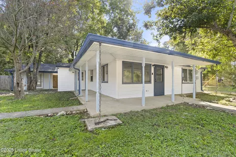 209 12 S 6th St, West Point, KY 40177