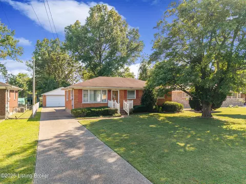 1704 Star Rest Dr, Louisville, KY 40272
