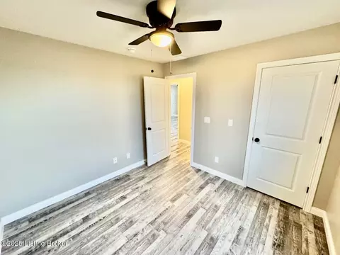 Bedroom - 1462 Old Perryville Loop, Springfield, KY 40069 photo 5 of 5