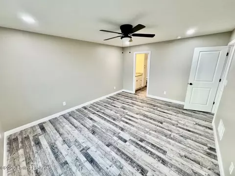 Bedroom - 1462 Old Perryville Loop, Springfield, KY 40069 photo 1 of 5