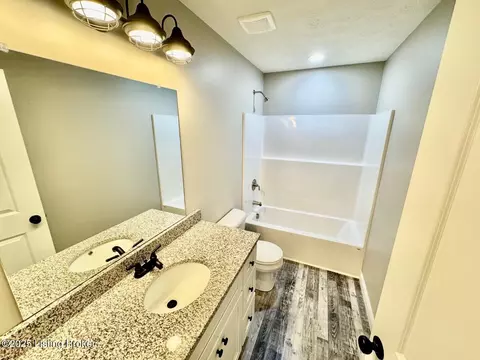 Bath - 1462 Old Perryville Loop, Springfield, KY 40069 photo 3 of 3