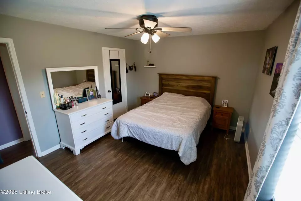 Bedroom - 2997 Old Nazareth Rd, Bardstown, KY 40004 photo 4 of 5