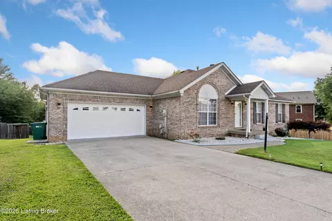 803 Auburn Oaks Dr, Louisville, KY 40214