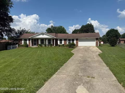 4505 Forest Ridge Ct, Louisville, KY 40219