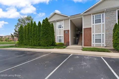 10202 Deer Vista Dr #203, Louisville, KY 40291