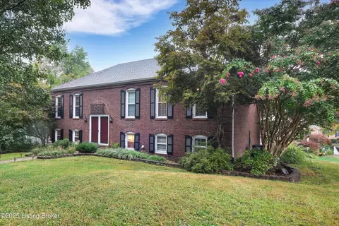 6927 Peppermill Ln, Louisville, KY 40228