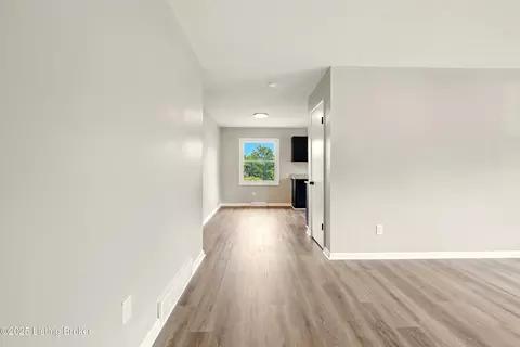Entry Way - 357 E Spring St, Radcliff, KY 40160 photo 2 of 4