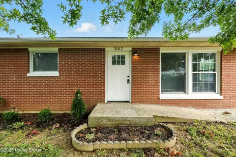 Exterior - 357 E Spring St, Radcliff, KY 40160 photo 2 of 5