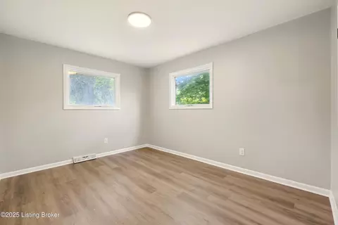 Bedroom - 357 E Spring St, Radcliff, KY 40160 photo 3 of 6