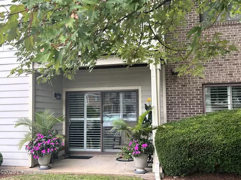 3901 Yardley Ct UNIT 103, Louisville, KY 40299