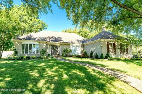 806 Nottingham Pkwy, Louisville, KY 40222