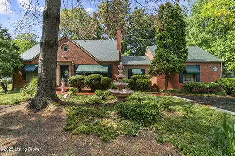 2709 Hikes Ln, Louisville, KY 40218