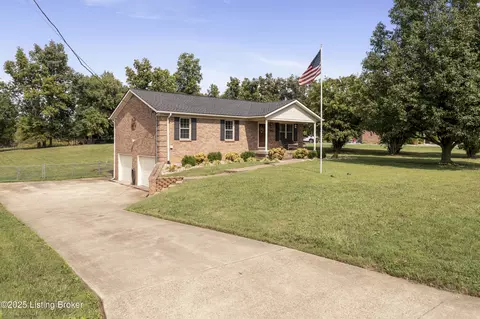 3925 Scenic Trl, Shepherdsville, KY 40165