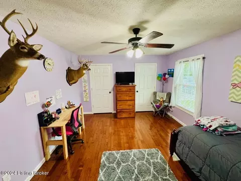 Bedroom - 1148 Long Run Rd, Springfield, KY 40069 photo 7 of 8