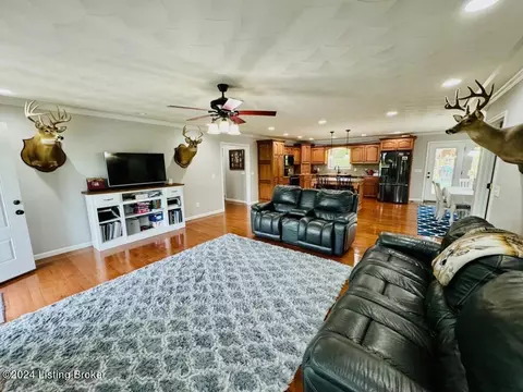 Living - 1148 Long Run Rd, Springfield, KY 40069 photo 1 of 1