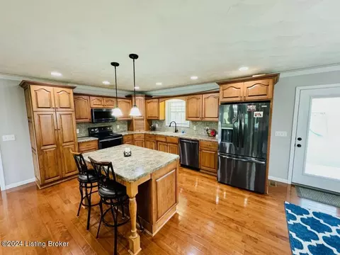 Kitchen - 1148 Long Run Rd, Springfield, KY 40069 photo 4 of 4