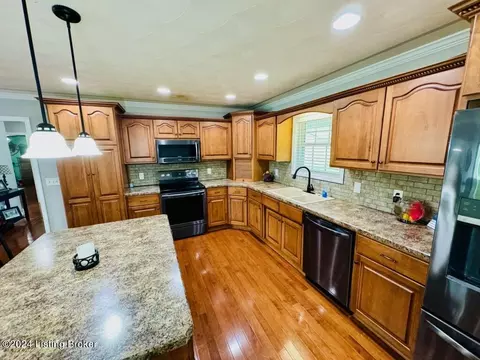 Kitchen - 1148 Long Run Rd, Springfield, KY 40069 photo 1 of 4