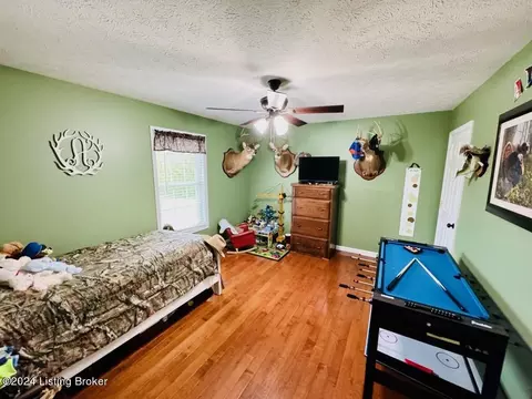 Bedroom - 1148 Long Run Rd, Springfield, KY 40069 photo 5 of 8