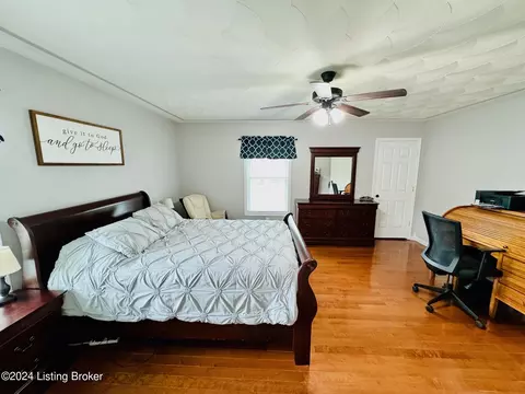 Bedroom - 1148 Long Run Rd, Springfield, KY 40069 photo 3 of 8
