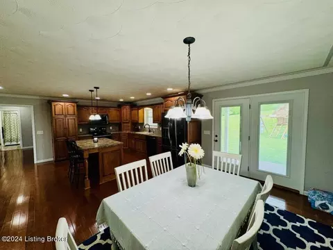 Dining - 1148 Long Run Rd, Springfield, KY 40069 photo 2 of 2