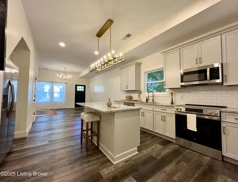 606 Rawlings St, Louisville, KY 40217
